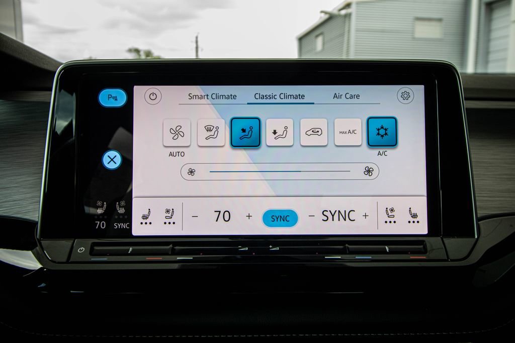 New 2026 Volkswagen Atlas Cross Sport SE FWD image 48