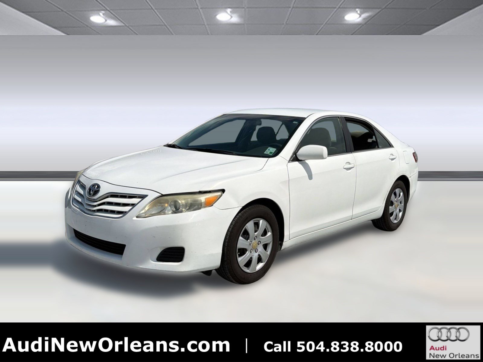 Used 2011 Toyota Camry LE FWD image 1