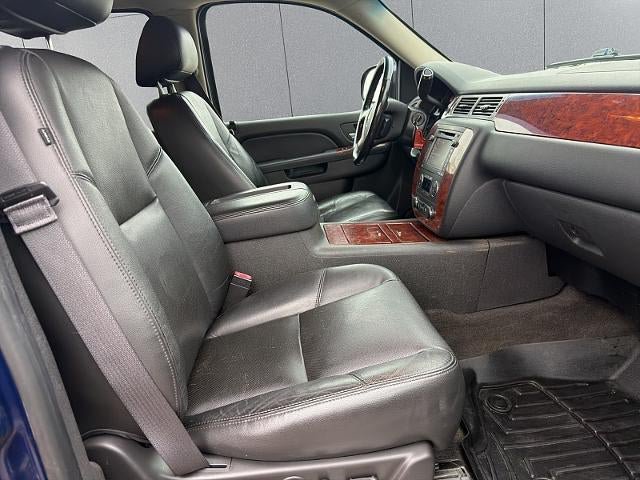 Used 2013 Chevrolet Avalanche LTZ AWD/4WD image 16