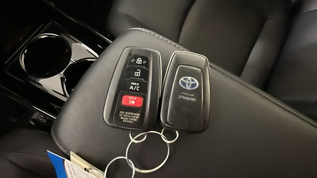 Used 2019 Toyota Prius Prime Premium FWD image 18