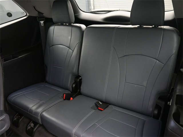 Used 2019 Buick Enclave Essence image 12