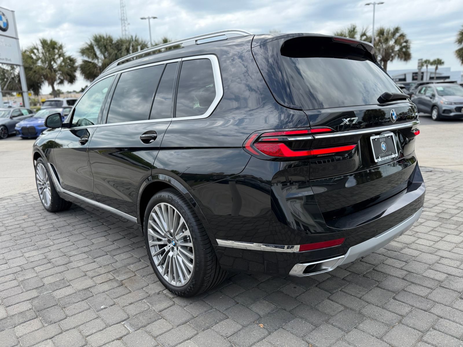 Used 2024 BMW X7 xDrive40i image 11