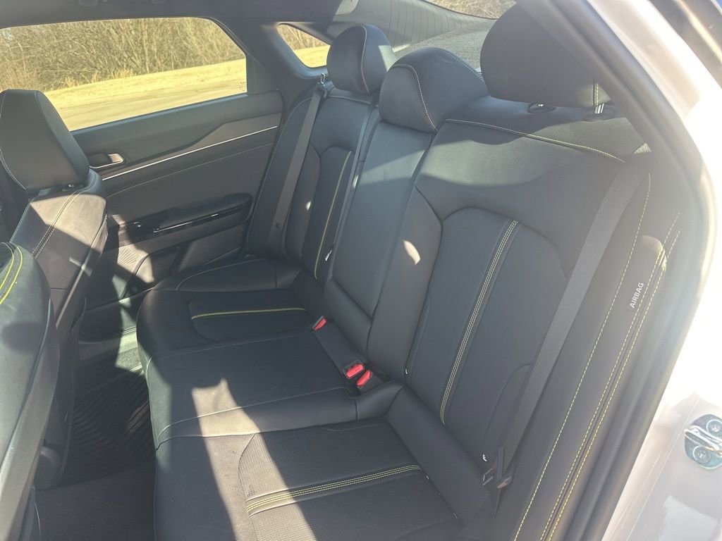 Used 2025 Kia K5 GT image 33