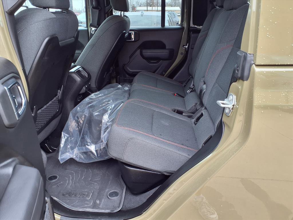 Used 2025 Jeep Gladiator Rubicon AWD/4WD image 19