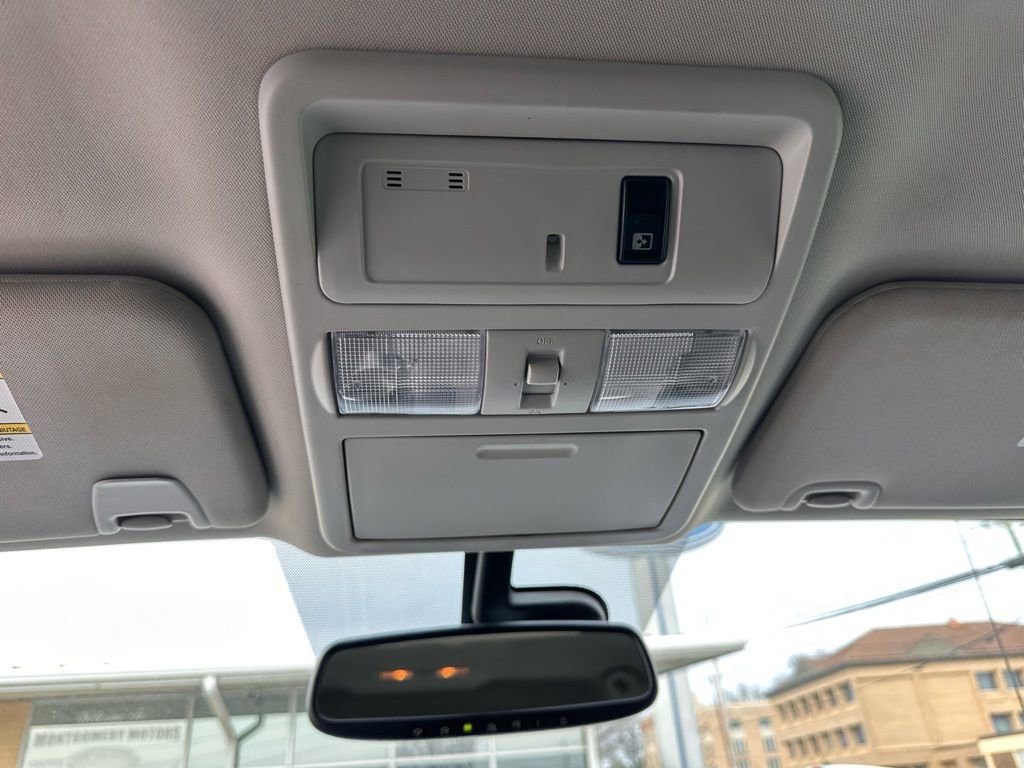 Used 2018 Nissan Titan SV w/ SV Convenience Package image 34