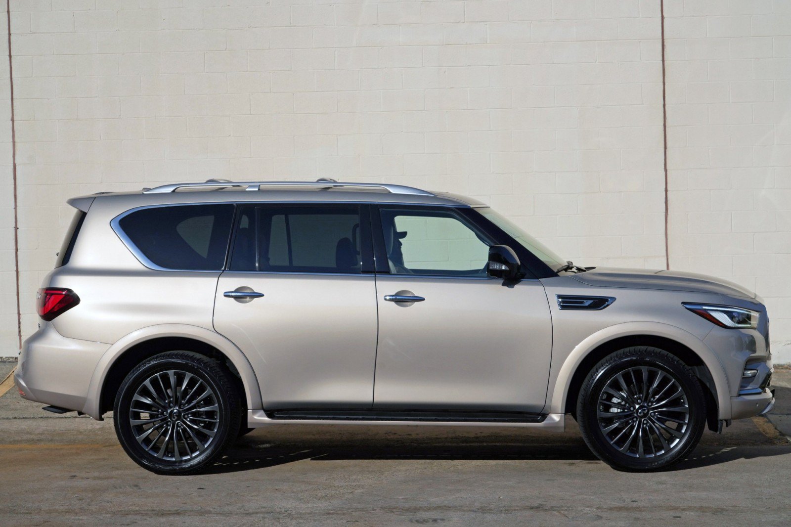 Used 2024 INFINITI QX80 Sensory AWD/4WD image 57