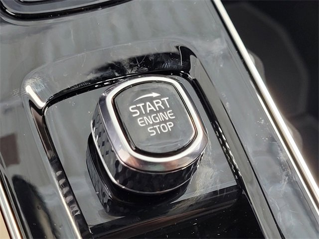 New 2026 Volvo XC90 B6 Plus w/ Protection Package Premier image 26