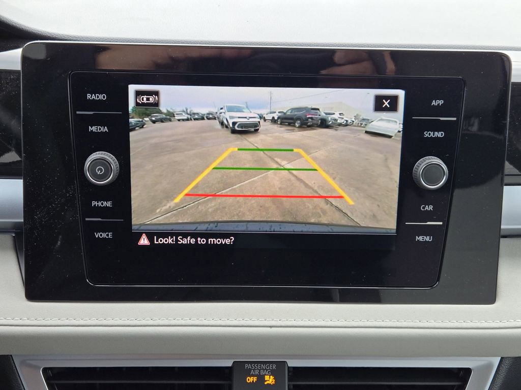 New 2026 Volkswagen Taos SE image 15