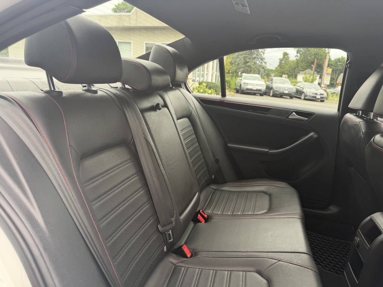 Used 2017 Volkswagen Jetta GLI FWD image 25
