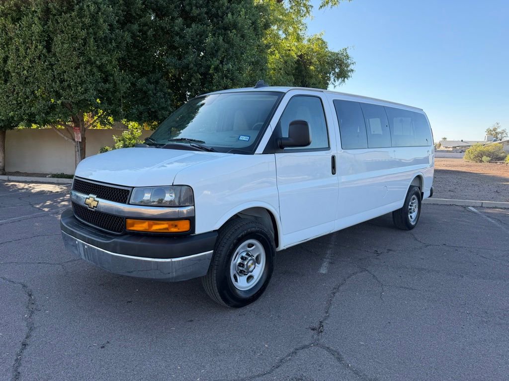 Used 2025 Chevrolet Express 3500 LT w/ LT Preferred Equipment Group image 4