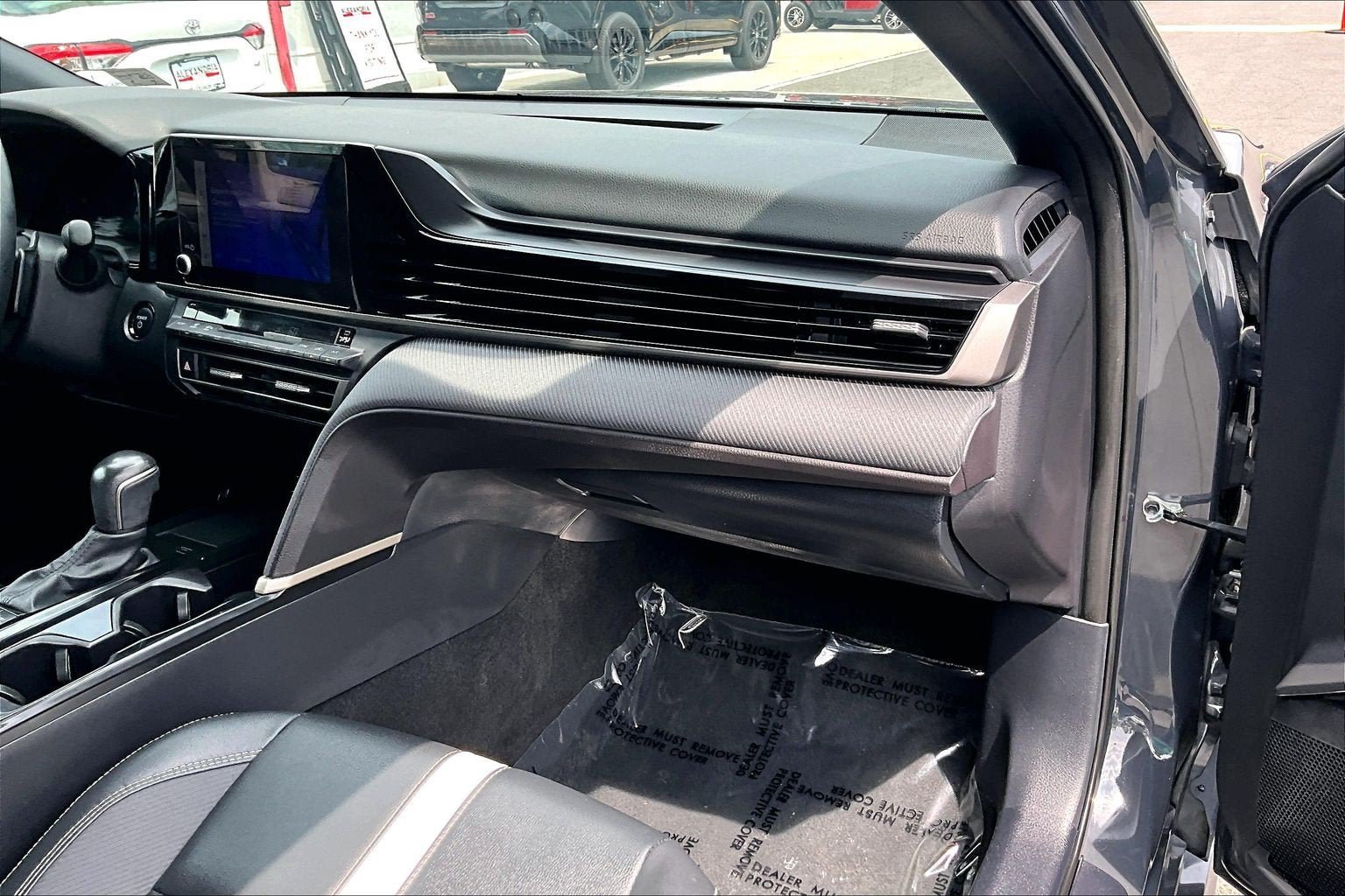 Used 2025 Toyota Camry SE FWD image 15