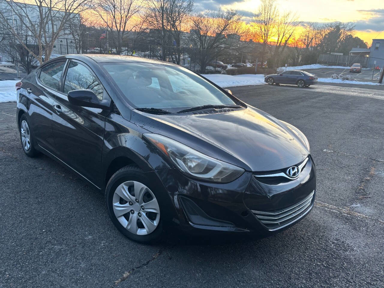 Used 2016 Hyundai Elantra SE image 3