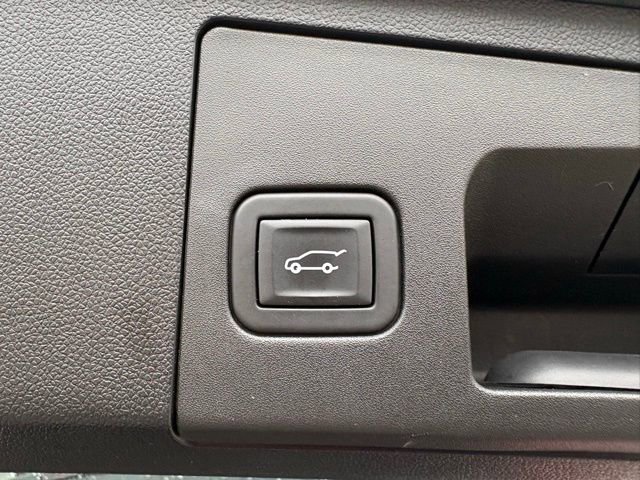 Used 2023 Cadillac XT4 Premium Luxury image 36