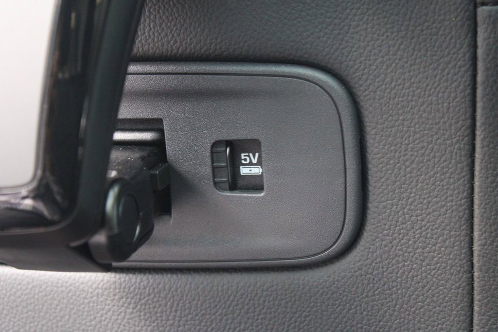 Certified 2025 Land Rover Discovery Sport S image 30