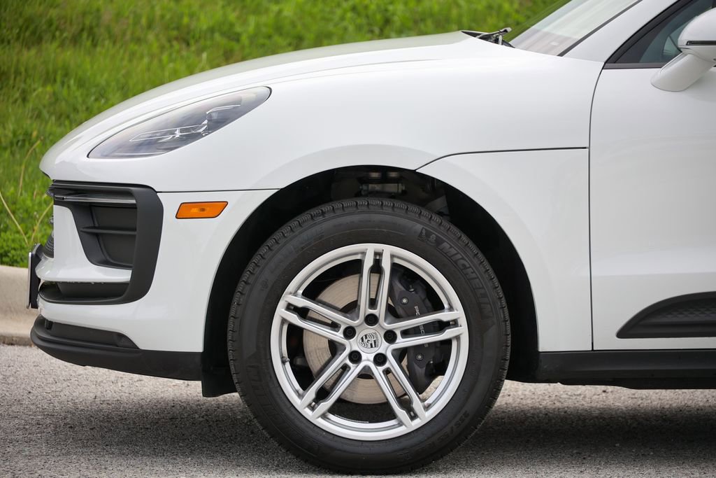 Certified 2026 Porsche Macan AWD/4WD image 37
