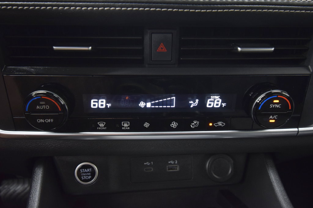 Used 2023 Nissan Rogue SV AWD/4WD image 32