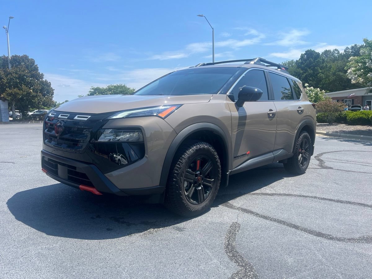 Used 2026 Nissan Rogue SV AWD/4WD image 3