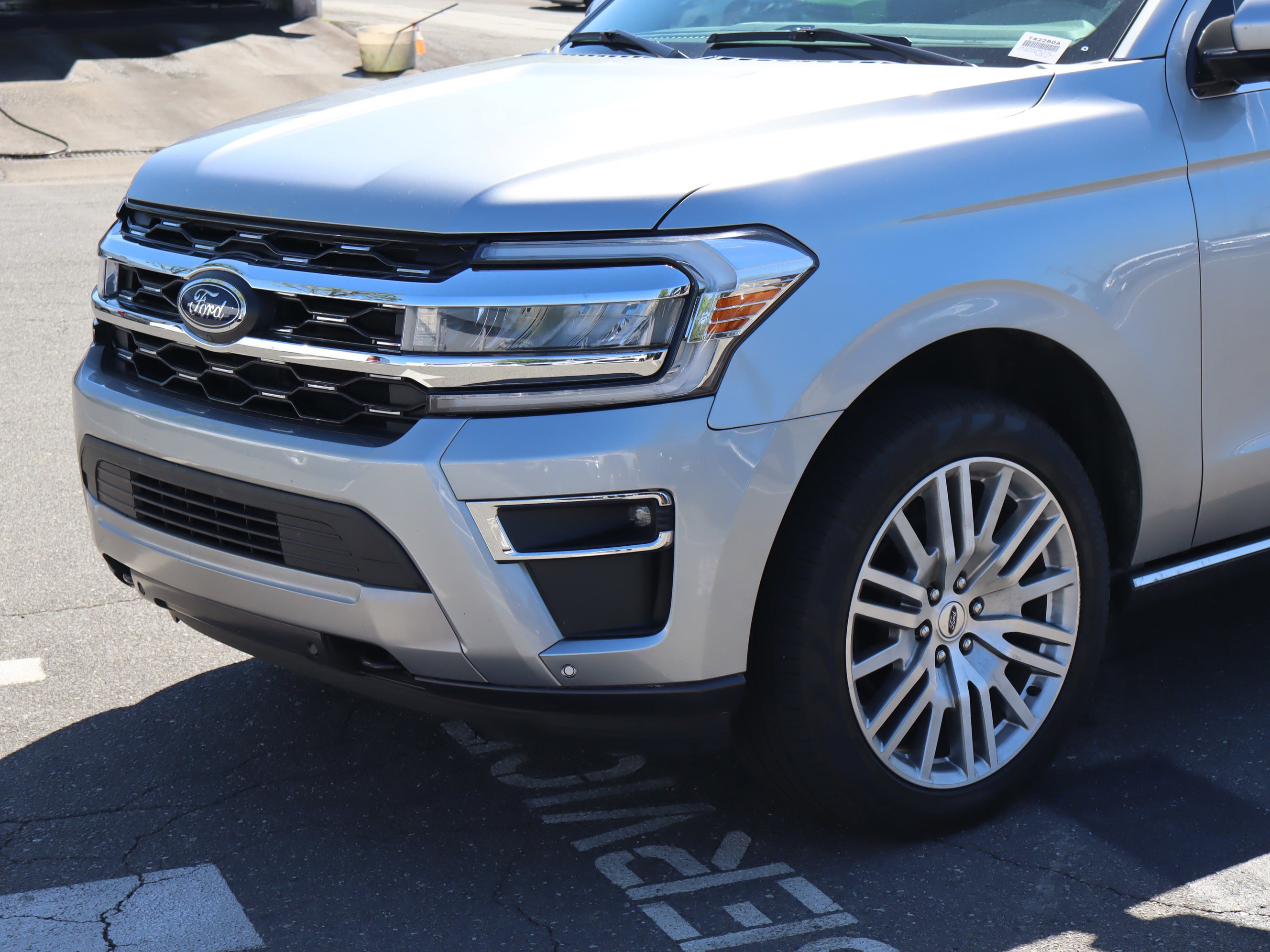Used 2024 Ford Expedition Max Limited AWD/4WD image 6