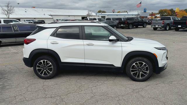 Certified 2024 Chevrolet TrailBlazer LT w/ Driver Confidence Package FWD image 9