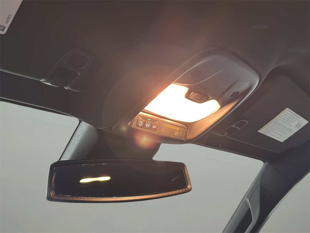 Used 2024 Chevrolet Colorado Z71 w/ Z71 Convenience Package 2 image 10