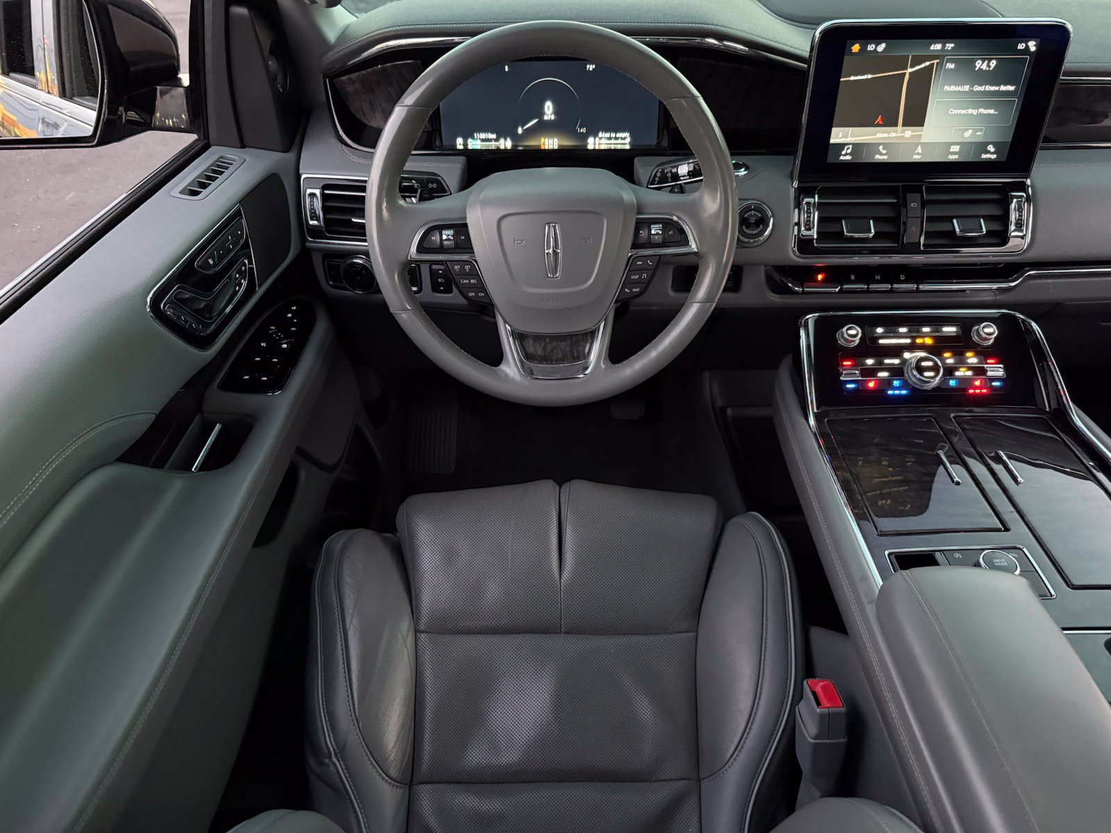 Used 2018 Lincoln Navigator Select RWD image 34
