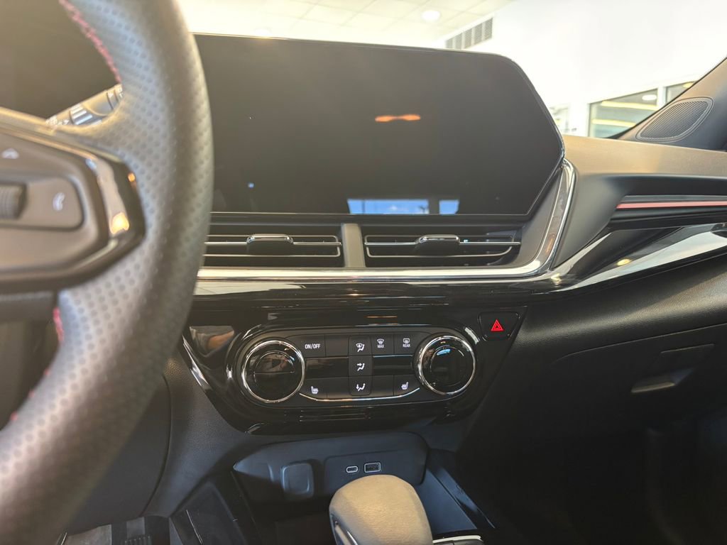 Used 2026 Chevrolet Trax RS w/ Driver Confidence Package FWD image 17