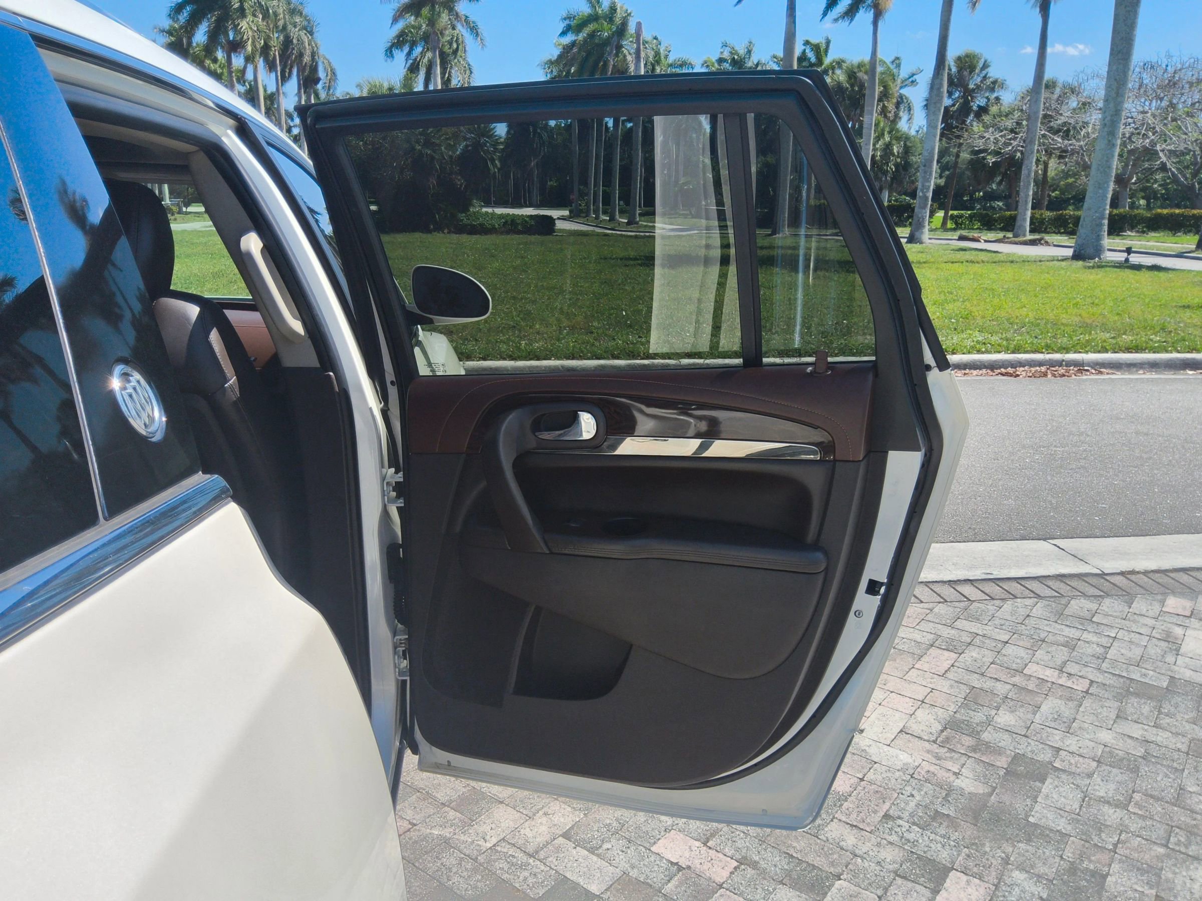 Used 2014 Buick Enclave Premium w/ Trailering Provision Package FWD image 38