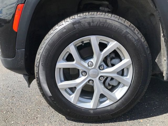 Used 2023 Jeep Grand Cherokee Limited AWD/4WD image 22