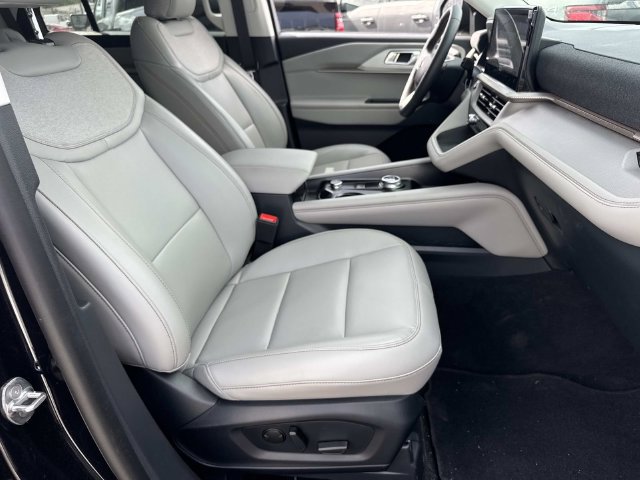 New 2026 Ford Explorer Active w/ Active Comfort Package RWD image 10