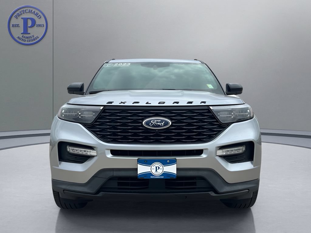 Used 2023 Ford Explorer ST-Line w/ Class IV Trailer Tow Package AWD/4WD image 2