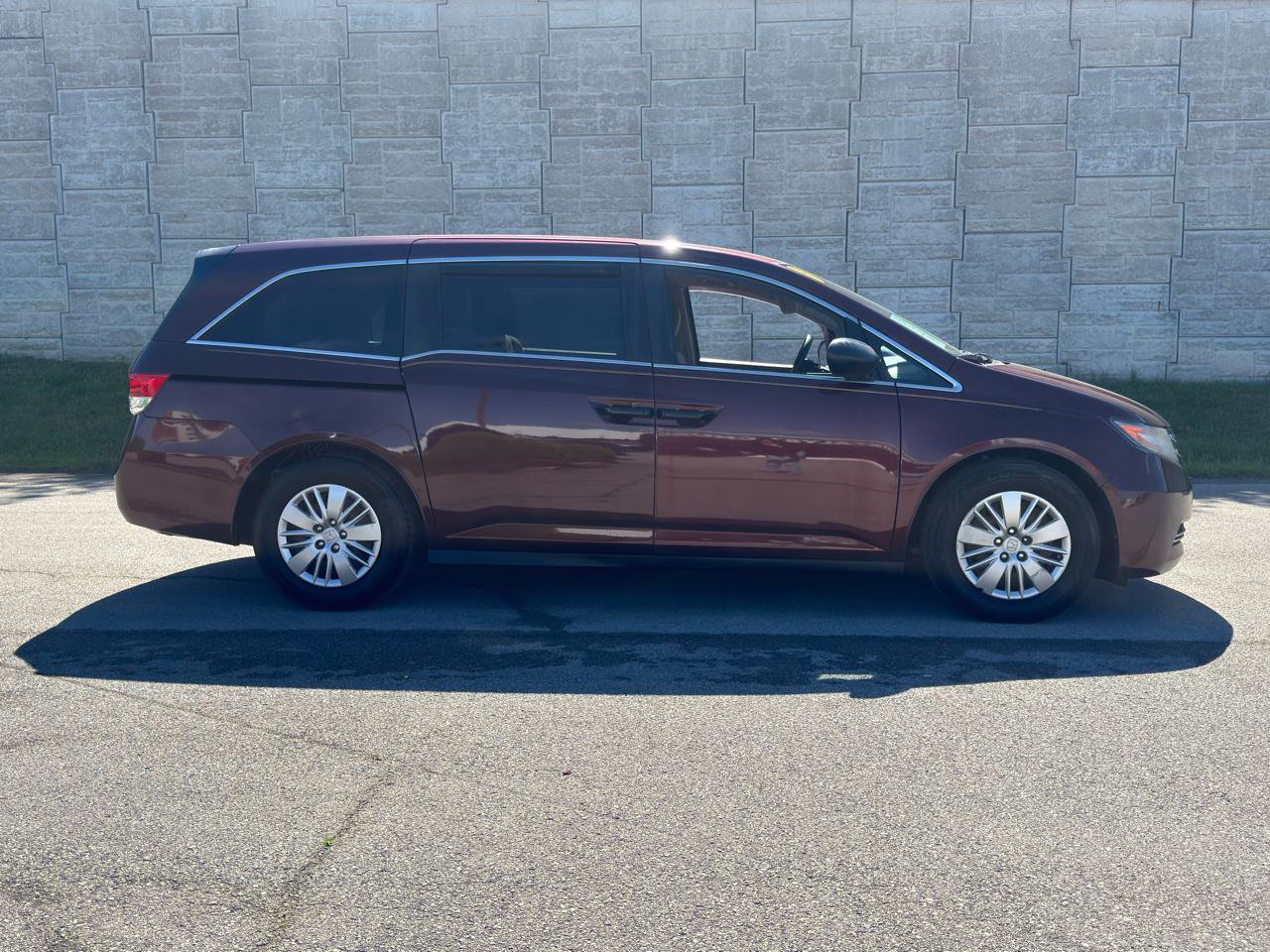 Used 2016 Honda Odyssey LX image 2
