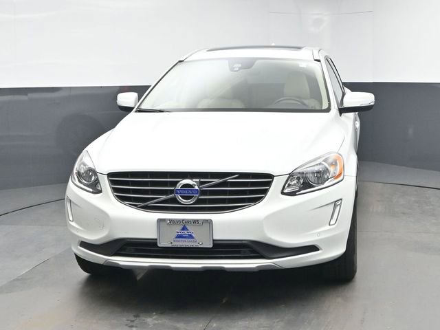 Used 2016 Volvo XC60 T6 w/ Proximity Package image 3