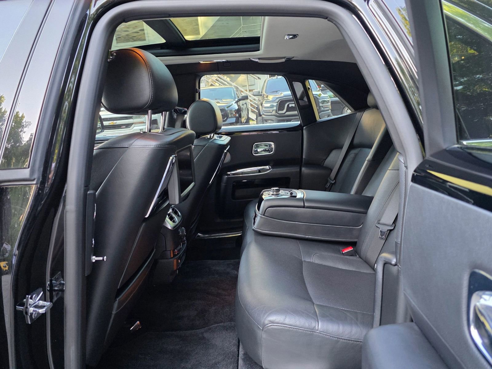 Used 2011 Rolls-Royce Ghost RWD image 28