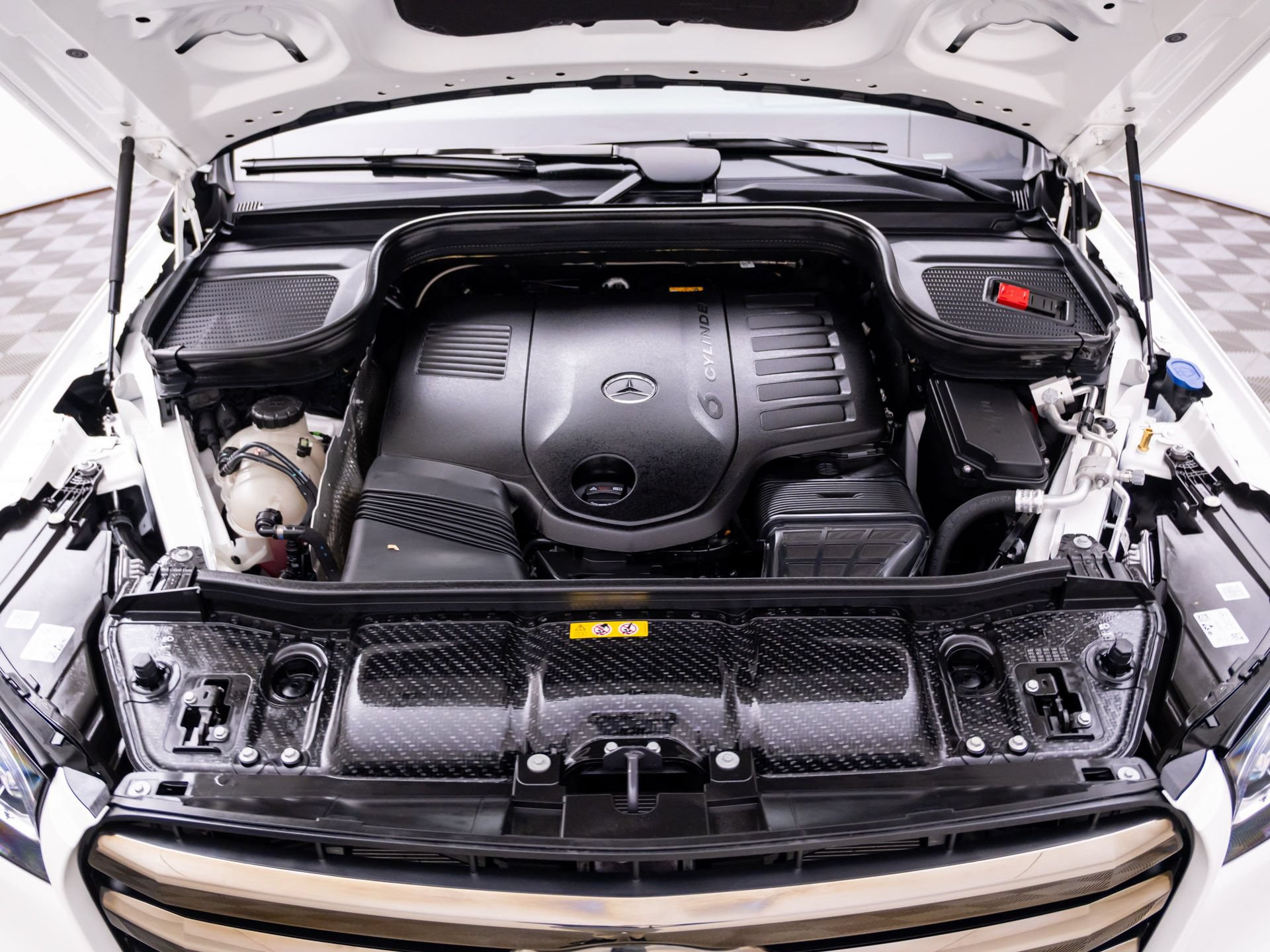 Used 2024 Mercedes-Benz GLS 450 4MATIC image 30