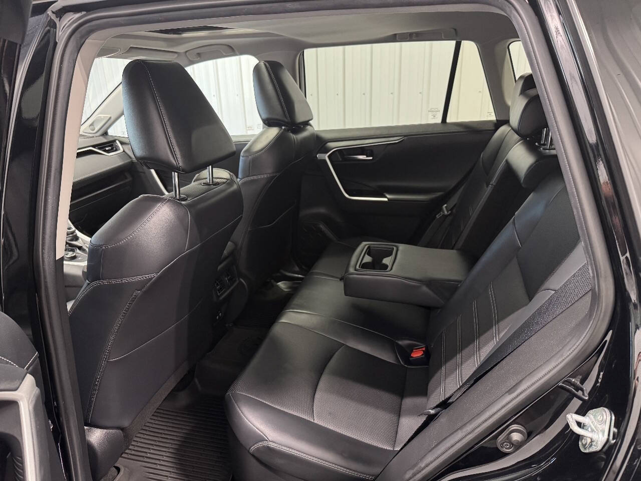 Used 2020 Toyota RAV4 Limited AWD/4WD image 15