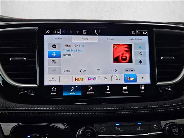 New 2026 Chrysler Pacifica Select FWD image 12