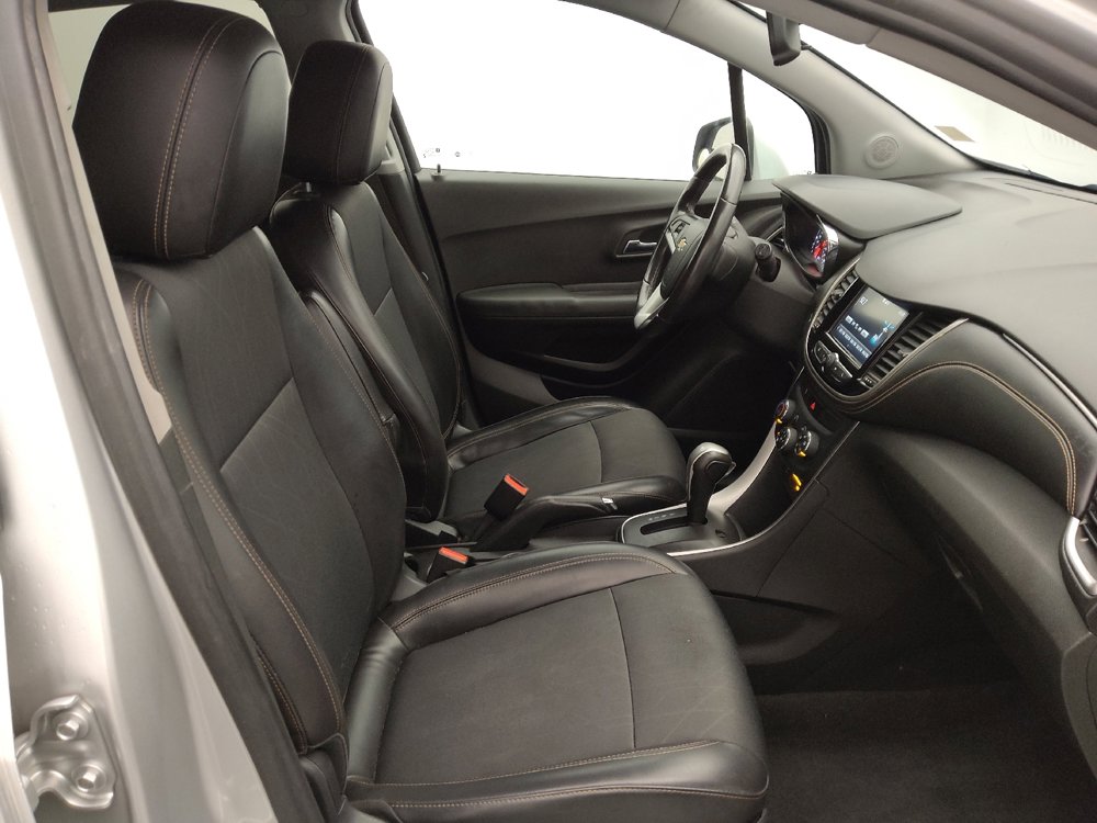 Used 2017 Chevrolet Trax LT w/ Driver Confidence Package FWD image 21