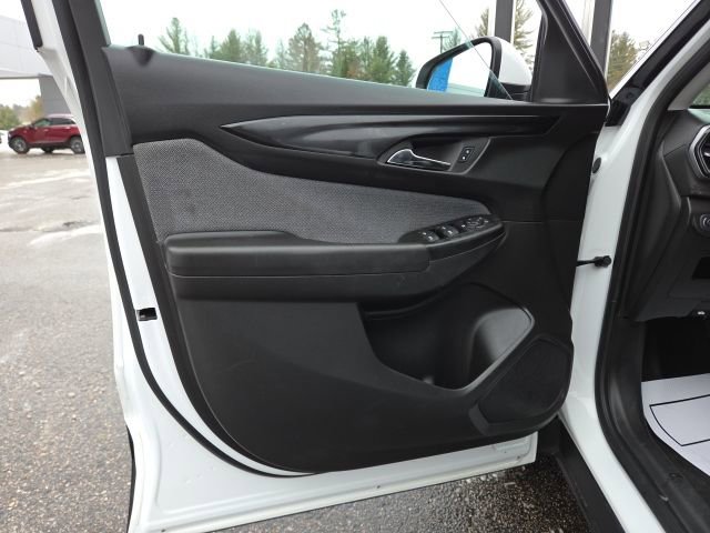 Used 2025 Chevrolet TrailBlazer LT image 33