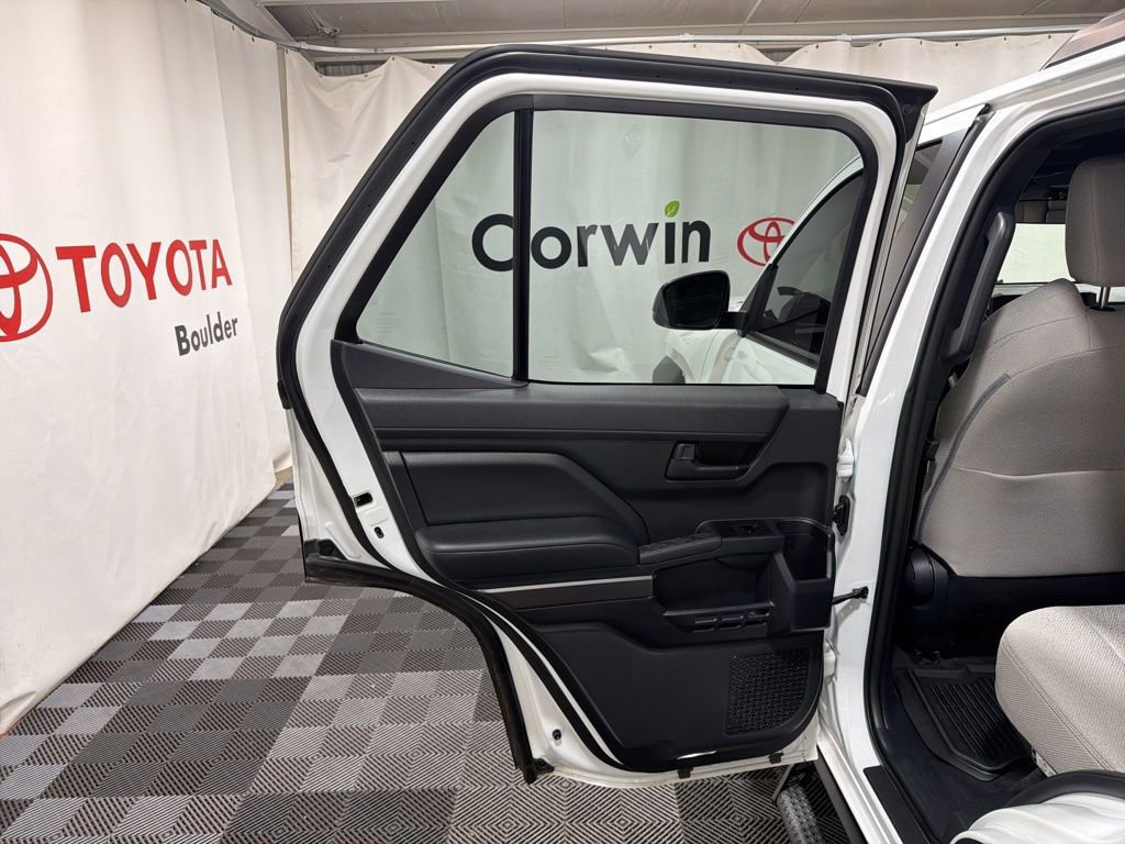 Used 2025 Toyota 4Runner SR5 image 18