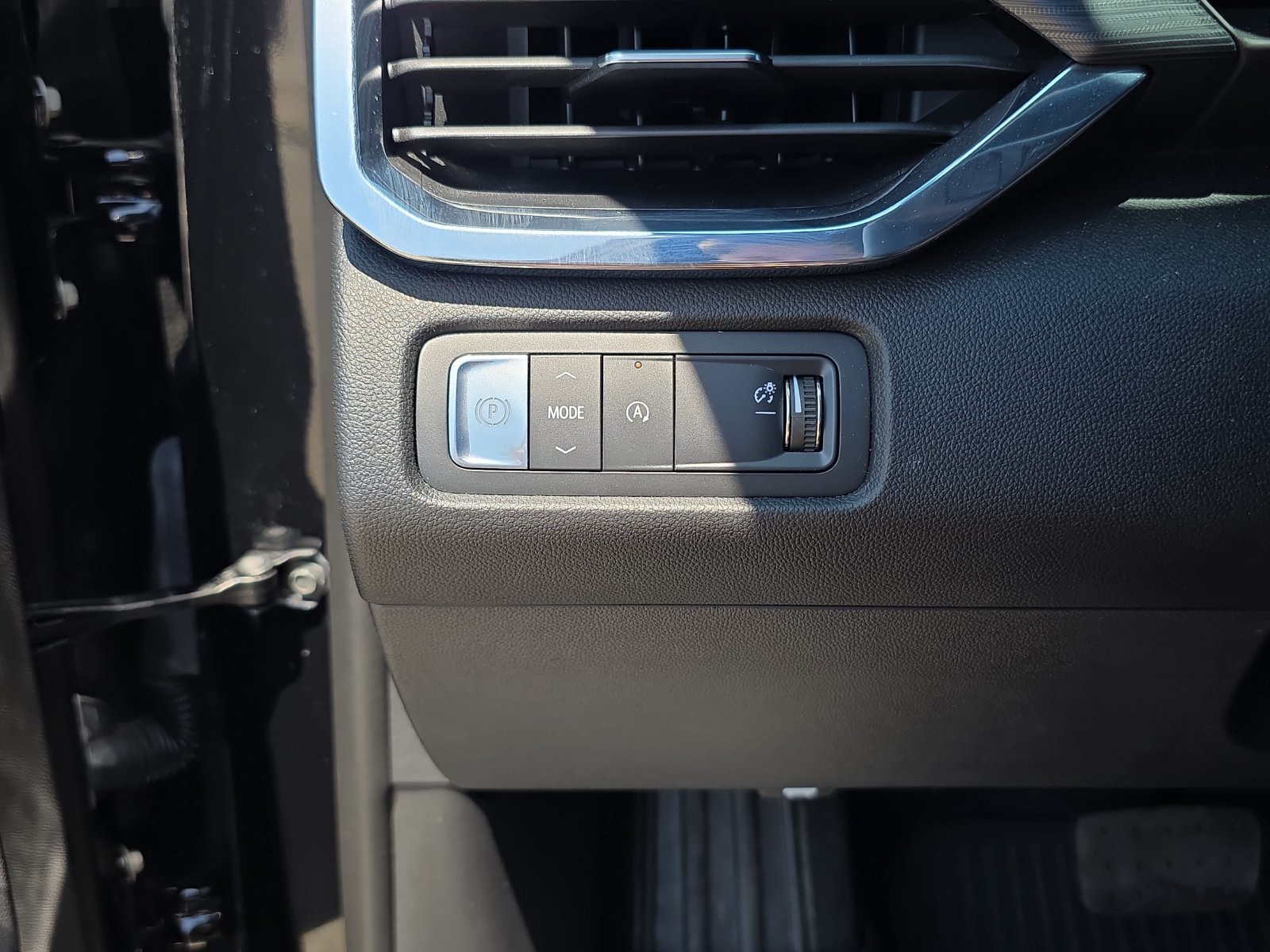 Used 2026 GMC Acadia Elevation w/ Elevation Premium Package FWD image 23