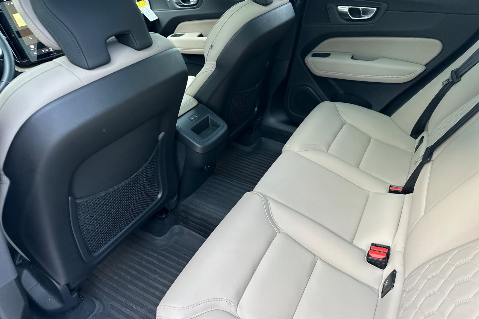 Certified 2026 Volvo XC60 B5 Plus w/ Protection Package Premier AWD/4WD image 14