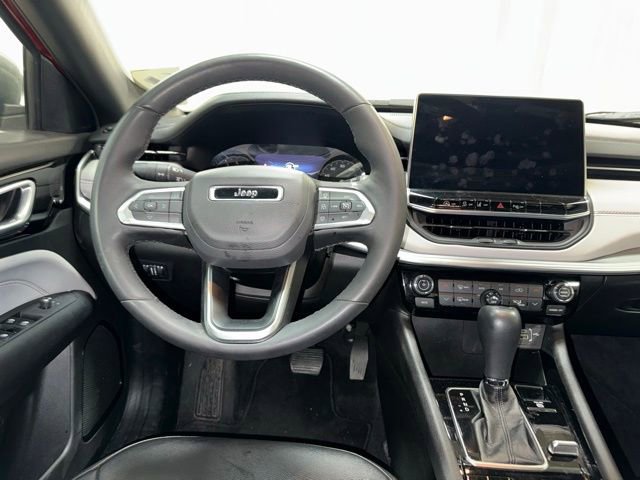 Used 2025 Jeep Compass Limited AWD/4WD image 15