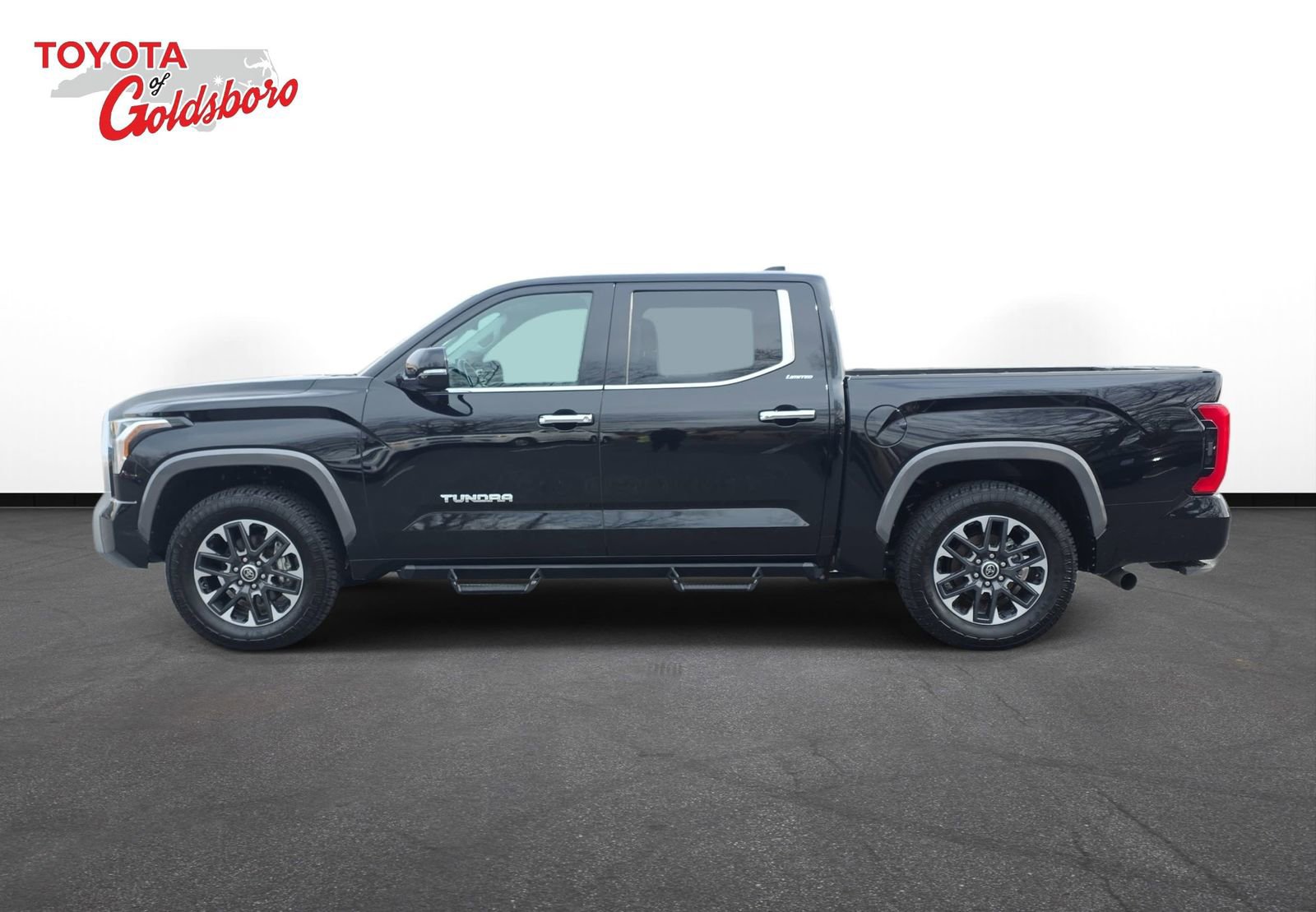 Used 2023 Toyota Tundra Limited image 8