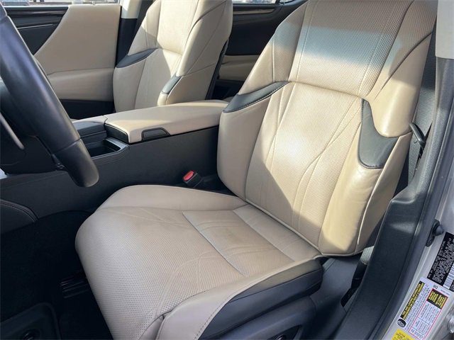 Used 2021 Lexus ES 350 Ultra Luxury w/ Accessory Package 2 image 33