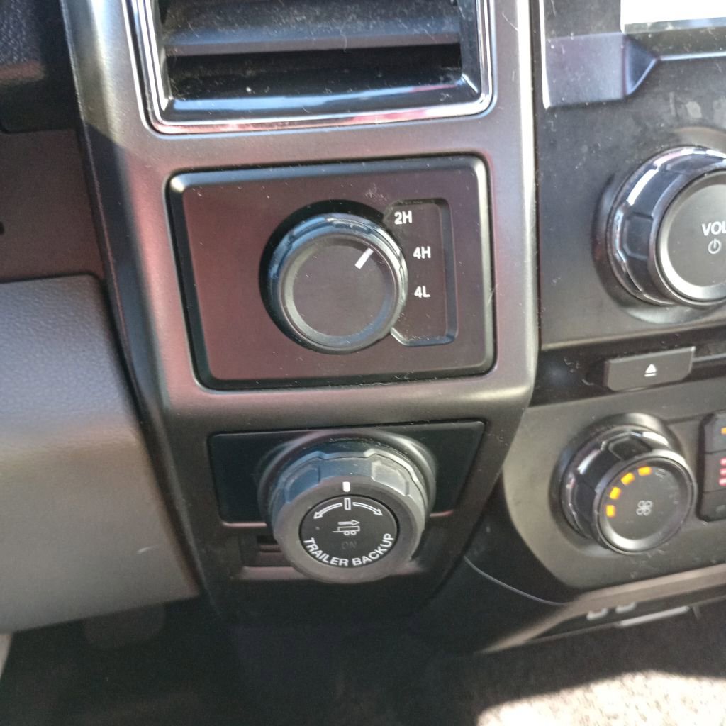 Used 2017 Ford F150 XLT w/ Equipment Group 302A Luxury AWD/4WD image 14