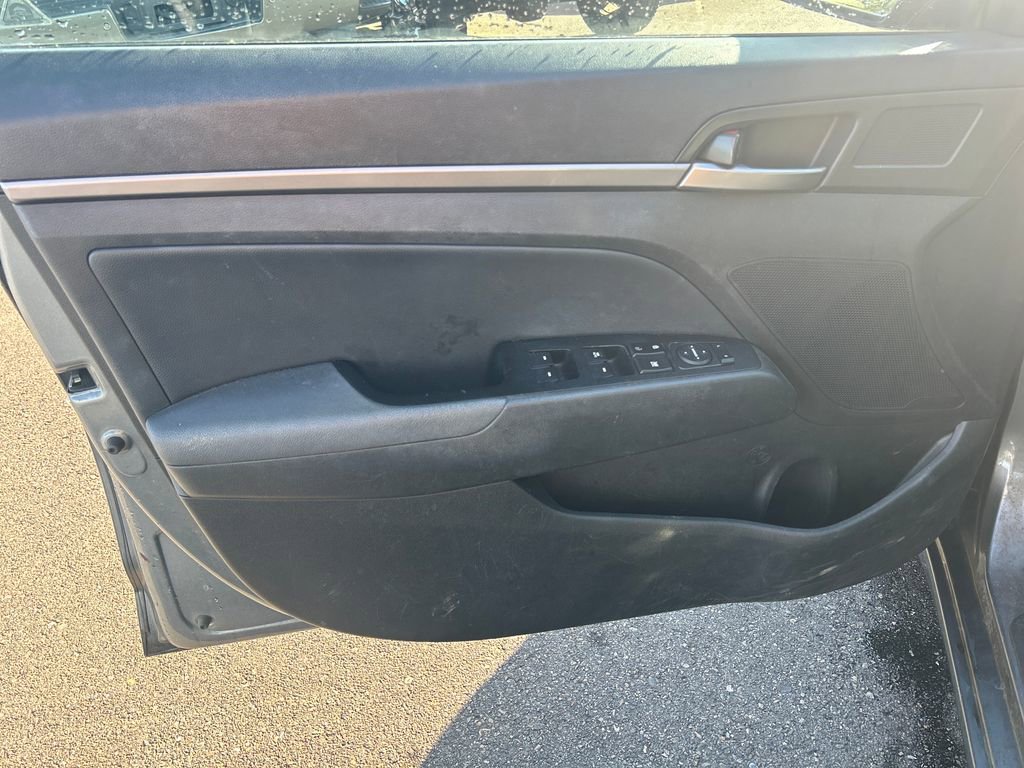 Used 2017 Hyundai Elantra Limited w/ Cargo Package FWD image 16
