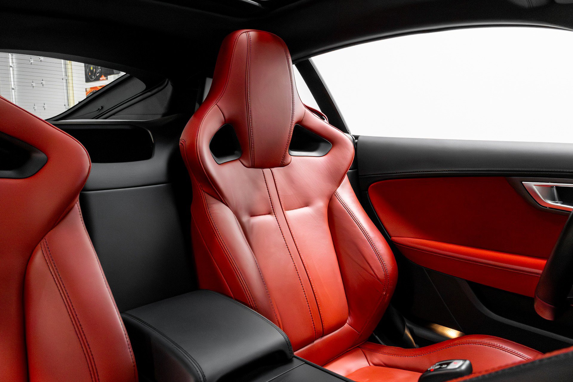 Used 2016 Jaguar F-TYPE S image 17