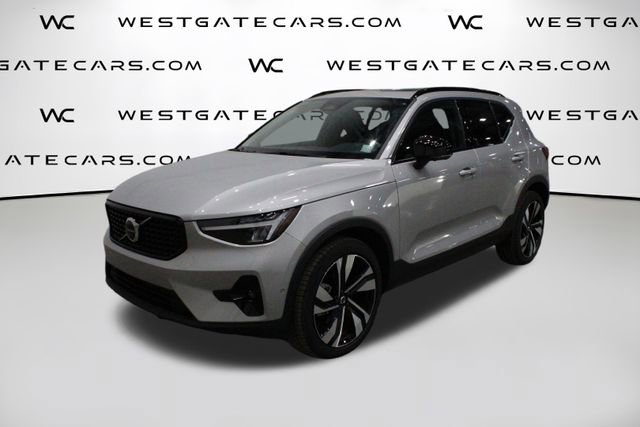 Used 2025 Volvo XC40 B5 Plus