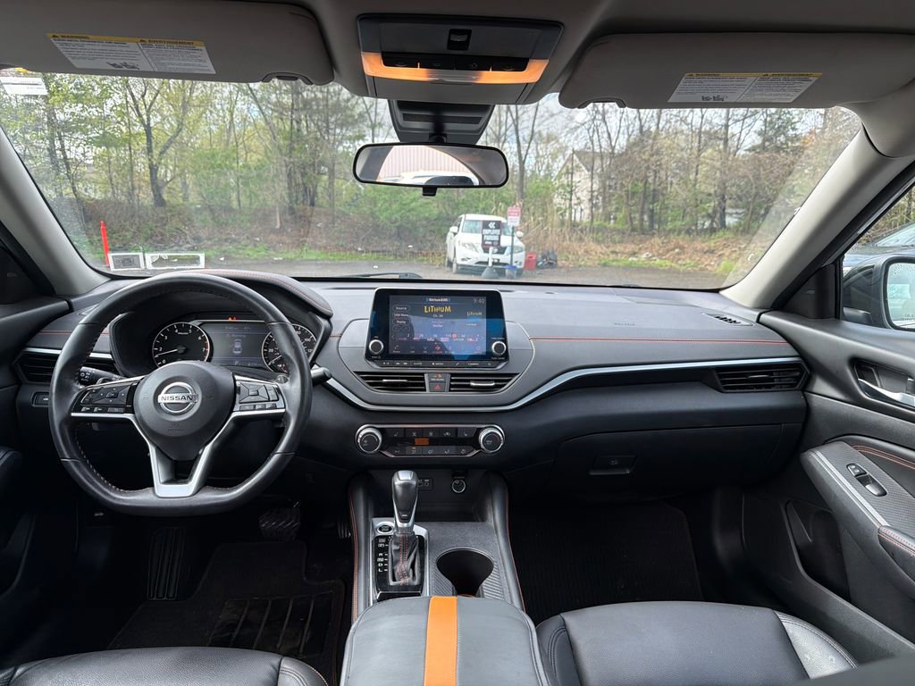 Used 2021 Nissan Altima 2.5 SR w/ SR Premium Package FWD image 9