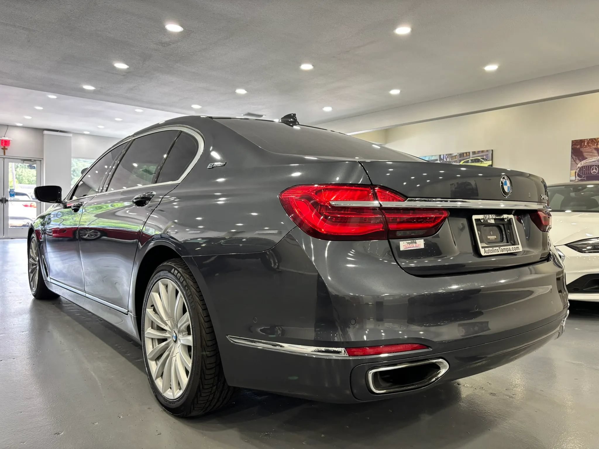 Used 2017 BMW 740e xDrive AWD/4WD image 5